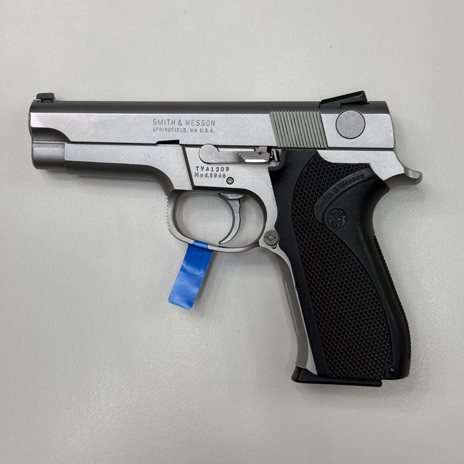 PISTOLA S&W 5946 CAL 9MM DAO 1X15RD CAJA DE POLIMERO ID 309 - vista 2